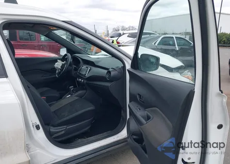 2019 Nissan Kicks S z USA, uszkodzony, nr VIN 3N1CP5CU2KL538163